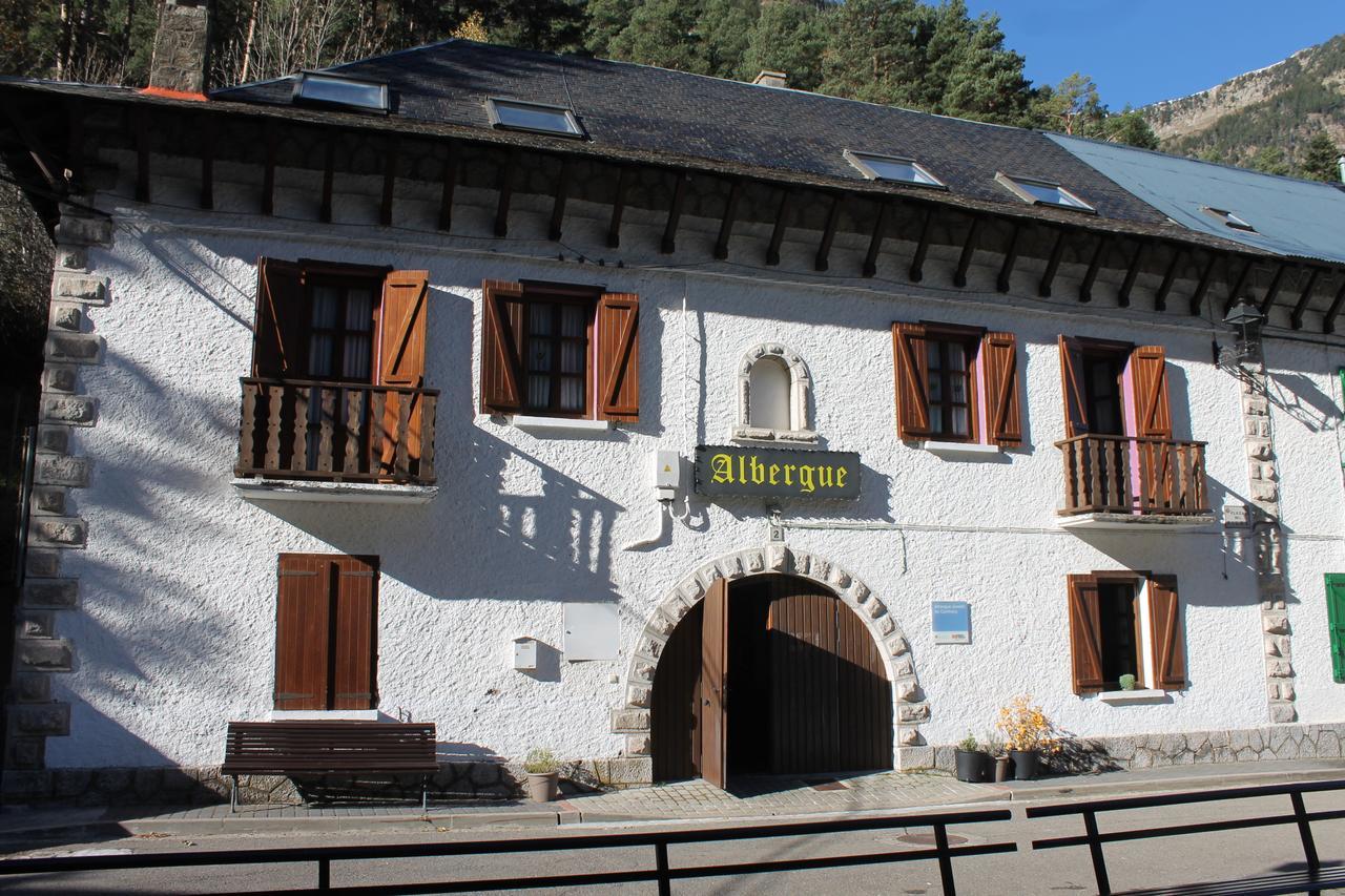Albergue de Canfranc Estación Exterior foto