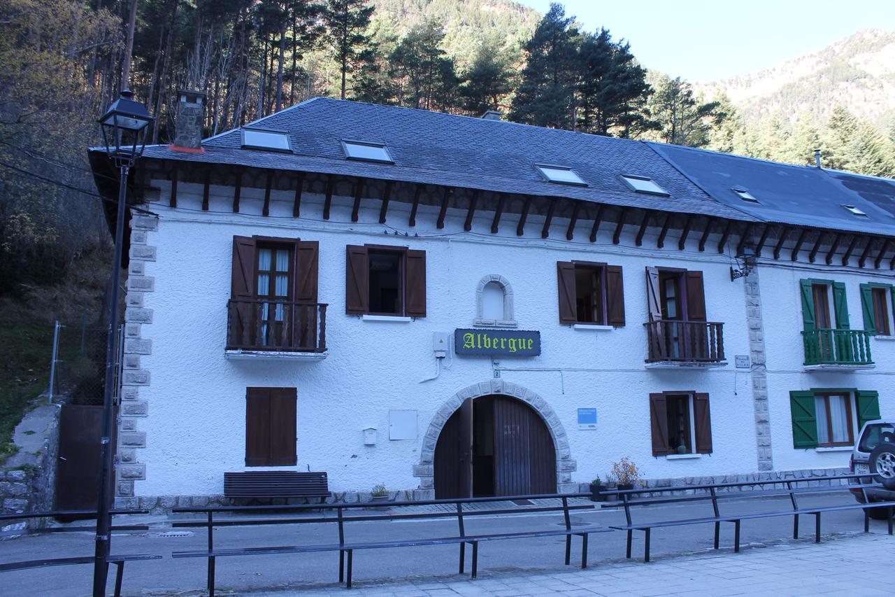 Albergue de Canfranc Estación Exterior foto