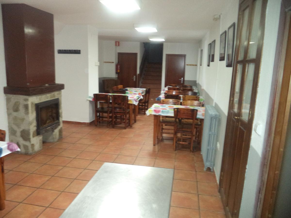 Albergue de Canfranc Estación Exterior foto